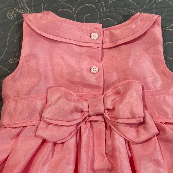 Beautiful dress by Gymboree new with tags never worn …check out the back - Picture 4 of 5